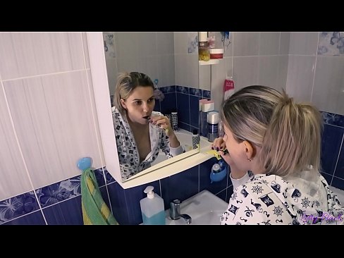 ❤️ Críochnaíonn Hack le óga i pitseámaí cum ó bhéal i asal - letty black Porn fb  linn ﹏